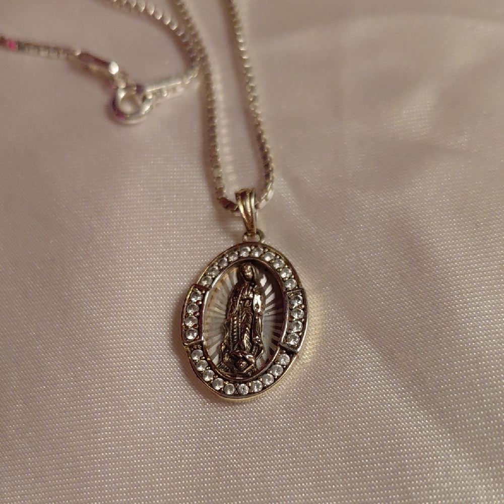 Exquisite Sterling Silver Blessed Virgin Mary Pendant With 15.5" Chain